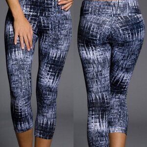 Onzie High Rise Capri Yoga Leggings Static Print Size Small / Medium Made In USA
